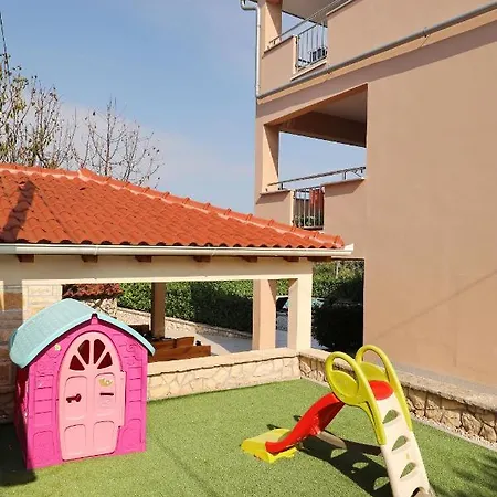 Apartament Bobo